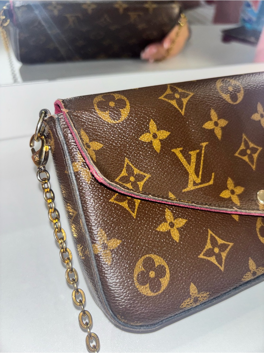 Louis Vuitton Monogram Felicie Pochette Crossbody Wallet - Picture 2 of 9